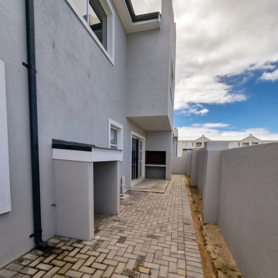 2 Bedroom Property for Sale in Struisbaai Western Cape